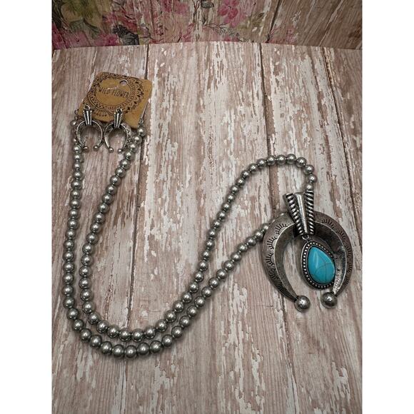 Jewelry - Faux Squash Blossom Necklace